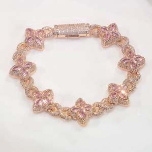 Bracelet trèfle à quatre feuilles entièrement serti de moissanite VVS, argent 925, BRACELET CUBAIN EN DIAMANT - Product Image 3