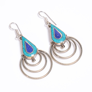 Hermosos Pendientes Tibetanos Multicolores, Pendientes de Coral Turquesa, Hechos a Mano - Product Image 1