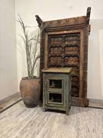 Armoire en bois élégante et moderne, faite à la main, écologique, multi-usages, avec portes à panneaux plats miroir, finition vieillie, pour salon