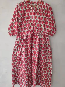 Vestido de Patinadora Floral de Fresa Premium, Estilo Dulce, Cuello Redondo, Cintura Natural con Detalle de Volantes, Lavable, para Bodas - Product Image 4