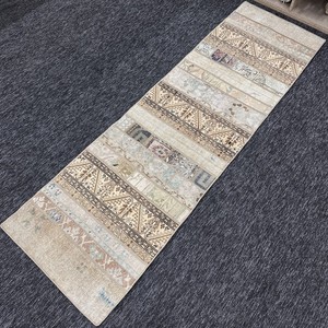Petit tapis vintage 2,2 x 7,2 pieds, tapis turc beige patchwork - Product Image 2