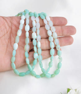 Perles de pierres précieuses en opale bleue naturelle, lisses et ombrées, pour la fabrication de bijoux fins - Product Image 1