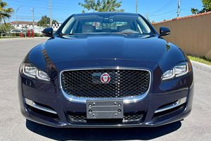 Jaguar XJ R-Sport USADO de 2017 - Product Image 1