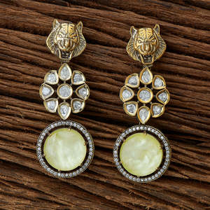 ต่างหูคลาสสิก Kundan ประดิษฐ์แฮนด์เมดพร้อมการชุบวิกตอเรียมีจําหน่ายในราคาสมเหตุสมผล - Product Image 3