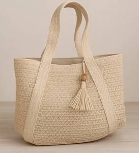Sac fourre-tout en paille tissée bohème : Sac de plage d'été fait à la main avec pompon - Product Image 3