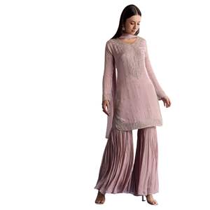 Lavender Chinon Kurta Set con Moti y Cutdana Dupatta para la recepción festiva del banquete de boda y celebraciones culturales personalizadas - Product Image 1