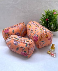 Bolsa de Viaje Floral Acolchada Vintage de Algodón Orgánico de Gran Capacidad, Neceser Cosmético Resistente al Agua con Cremallera Ecológica - Product Image 3