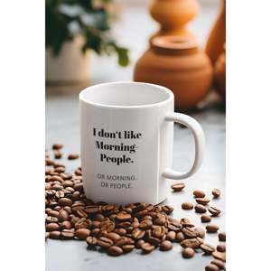 Tasse en céramique minimaliste 200 ml, compatible lave-vaisselle et micro-ondes, avec cuillère « I Don't Morning People » pour la retraite ou le nouveau-né - Product Image 1