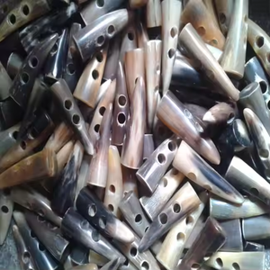 กระดุมหงอนแบบมีรู 2 รู อุปกรณ์ตกแต่งเสื้อผ้าโดย saniya handicraft - Product Image 6