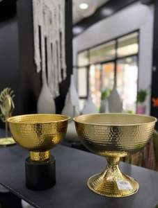 Bol de service en métal fait main avec finition dorée, écologique et durable, artisanat contemporain - Product Image 5