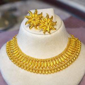 Ensemble de bijoux en cuivre plaqué or fin exquis, élégantes boucles d'oreilles, collier et bracelet pour femmes élégantes - Product Image 5