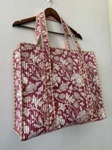 กระเป๋าโท้ทผ้าฝ้ายพิมพ์ลายบล็อกทำมือ เป็นมิตรกับสิ่งแวดล้อม น้ำหนักเบา เหมาะสำหรับการเดินทาง มีซิปปิด ลายดอกไม้สีแดงเลือดหมู ใช้ได้ทุกวัน - Product Image 2