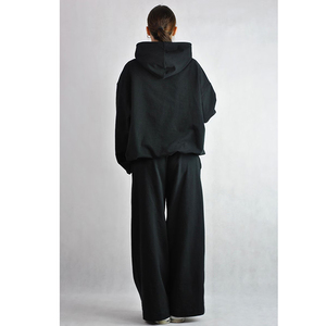 Conjunto de chándal de dos piezas para mujer de manga larga y algodón 100% al por mayor, pantalones cortos lisos en blanco con capucha y forro polar, chándal para mujer - Product Image 3