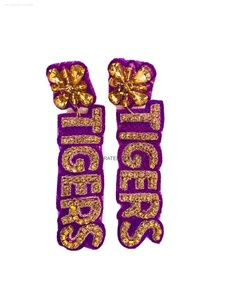 Pendientes de cuentas personalizados con cualquier logotipo Pendientes de tela de moda con estilo para equipos de temporada navideña - Product Image 5