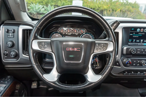 LISTO PARA CONDUCIR - USADO, VOLANTE A LA IZQUIERDA |   CONDUCCIÓN DERECHA |   GMC Sierra 2500HD SLT Crew Cab Duramax 4X4 2019 - Product Image 4