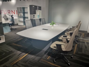 Mesa de Conferencia Moderna de Lujo en MDF, Rectangular, para Sala de Juntas Ejecutiva, Patas de Aluminio, Acabado Brillante, para 4, 6 u 8 Personas - Product Image 4