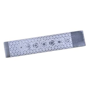 Symbole de pierre de guérison gravé symbole de Chakra baguette de sélénite - Product Image 1