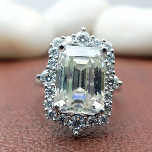 Anillo de boda de compromiso de oro de 14K y 18k con corte esmeralda de 1ct para mujer para GIA IGI certificado Fine Solitaire VVS Lab Fiestas Aniversarios - Product Image 1