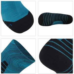 Calcetines Deportivos Personalizados con Diseño, Impermeables, Transpirables, Sin Costuras, para Ciclismo, Running, para Hombre y Mujer, con Logotipo Personalizado en la Planta, para Adultos - Product Image 4