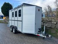 Livraison gratuite Remorque à chevaux Böckmann Traveller W4 à vendre