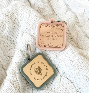 Llavero de acrílico duradero personalizado con tema de anime, llavero elegante único, opciones de grabado personalizado para regalos - Product Image 5