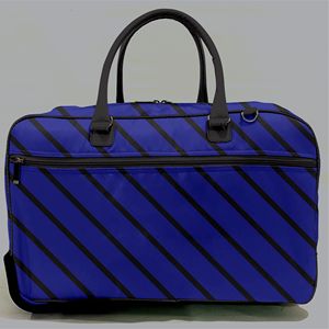 Bolsa de viaje rodante Zeta Phi Beta personalizada, elegante equipaje impermeable con logotipo bordado 3D con impresión por sublimación de retazos de hermandad - Product Image 1