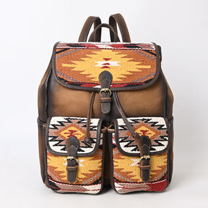 Mochila de Mujer Tejida a Mano en Cuero Genuino Rústico, Estilo Kilim, Vintage, con Interior Acolchado, Correas Ajustables y Cierre de Cremallera - Product Image 3