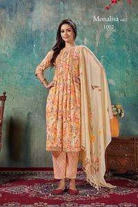 Soie de Viscose imprimée de qualité supérieure avec intérieur en crêpe et broderie lourde, fonctionne avec le motif Nyra femmes Kurti - Product Image 6