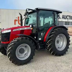 Tracteur agricole 4x4 Massey Ferguson 4702 haute productivité avec cabine - Product Image 3