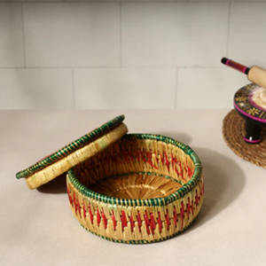 Artisanal moonj grass storage box with a stunning pink geometric <b>pattern</b> and <b>tight</b>-fitting lid, available at wholesale price. - Product Image 3