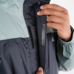 Imperméable pour une personne pour la conception de poncho Imperméable avec capuche Long réfléchissant pour la randonnée en plein air Retour école Équipement réutilisable - Product Image 4