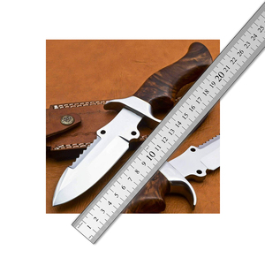 Beau couteau de camping de chasse en acier D2 fait main personnalisé avec couteau à éplucher à manche en bois - Product Image 1