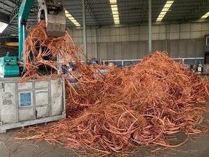 Fil de cuivre en vrac - Matériau recyclable, pureté 99,99 %, diamètres et longueurs variés, fournisseur de cuivre isolé près de chez moi - Product Image 2