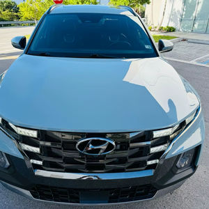 Hyundai Santaa Crusa 2024 légèrement usagé avec un bon fraisage Disponible à la vente - Product Image 2