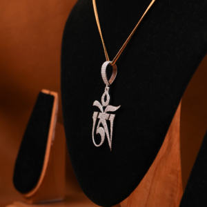 Pendentif en forme de OM esthétique tibétain avec minuscule diamant Moissanite bijoux de corps en argent sterling 925 pour les femmes en toutes occasions - Product Image 3