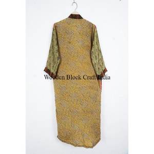 Elegante Kimono Vintage de Seda con Parches Florales para Mujer - Ropa de Dormir y Bata de Playa para Verano y Primavera - Product Image 4