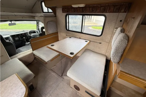 LISTO PARA CONDUCIR - USADO, VOLANTE A LA IZQUIERDA |   CONDUCCIÓN DERECHA |   Autocaravana TOYOTA TOYOACE 1998 - Product Image 5