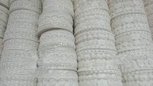 ริบบิ้นปักลายดอกไม้สีขาวประดับเลื่อม ผ้าลูกไม้ แต่งขอบด้วยริบบิ้นปักลาย  ผ้าฝ้าย 100% เป็นมิตรกับสิ่งแวดล้อม ผ้าหรูหราสำหรับชุดแต่งงาน ดีไซน์เนอร์ - Product Image 4