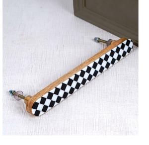 Poignée de porte en résine et bois en damier noir et blanc en pouces Boutons en marbre les plus vendus avec une taille de forme de couleur personnalisée - Product Image 1