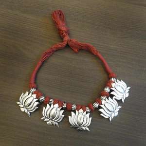 Jeweljunk 1111501E Lotus Design Brown Thread Collier Tribal Fashion Pendentifs & Charms - Product Image 1