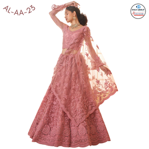 Magnifique ensemble de mariage et de fête : Blouse brodée traditionnelle avec cordons, Dupatta ajouré et Lehenga Choli orné de pierres lourdes - Product Image 3