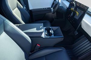 แบตเตอรี่ใช้แล้ว รถยนต์เทสล่า ไซเบอร์ทรัค ระยะทางวิ่งน้อย เกียร์อัตโนมัติ พวงมาลัยนุ่ม ระบบเชื้อเพลิงแบบน้ำมัน/ไฟฟ้า ลิเธียม - Product Image 2