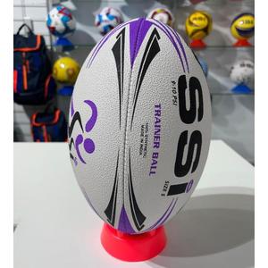 Ballon de rugby personnalisé de haute qualité et durable SS International pour l'entraînement, les matchs, les activités sportives en intérieur et en extérieur, Delhi - Product Image 3