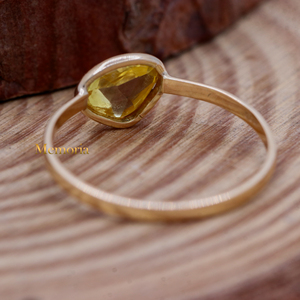 Anillo de Mujer Hecho a Mano en Oro Amarillo Sólido de 14k con Zafiro Amarillo Natural de Alta Calidad en Engaste de Bisel de Memoria Jewels Trendy - Product Image 6
