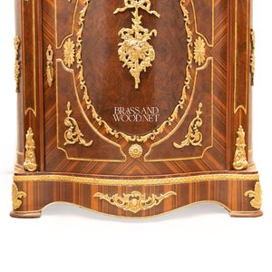 Mueble Zapatero de Lujo Estilo Francés con Tapa de Mármol Oscuro, Intrincada Marquetería de Palisandro y Detalles en Latón Dorado para Salón de Palacio - Product Image 4