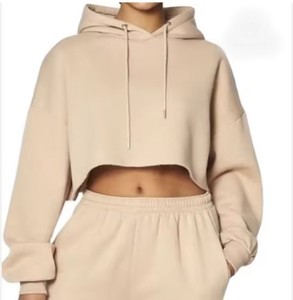 Nouveau design de sweats à capuche d'hiver avec logo personnalisé pour femmes tout dernier sweat à capuche à manches amples sweats à capuche pour femmes à la mode crop top - Product Image 1