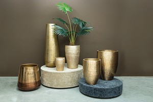 Décoration de jardin moderne et luxueuse pour la maison Vase de sol en métal avec brosse dorée de haute qualité Jardinière de pot de fleurs chaudes à impression personnalisée Unique - Product Image 2