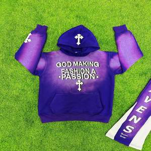 Sweat à capuche zippé en molleton bouclette, surdimensionné, grammage lourd, personnalisé, avec impression sérigraphique, strass et délavage acide, motif lettres, collection Printemps, écologique - Product Image 3