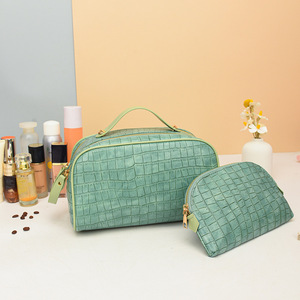 Venta al por mayor de bolsas de maquillaje de cuero PU con patrón de cocodrilo cremallera logotipo personalizado estuche de belleza embalaje viaje cosméticos bolsa de maquillaje conjuntos - Product Image 4