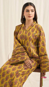 Concevez vos propres costumes formels pour femmes personnalisables - Tissu en gazon écologique de haute qualité, options de couleur moutarde résistantes - Product Image 3